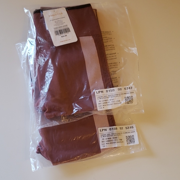 High-Waisted Seamless Colorblock Legging - Picture 8 of 8